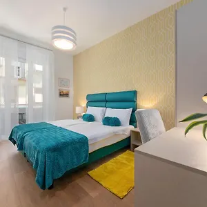 Preziosa 3*, Pula Croatie